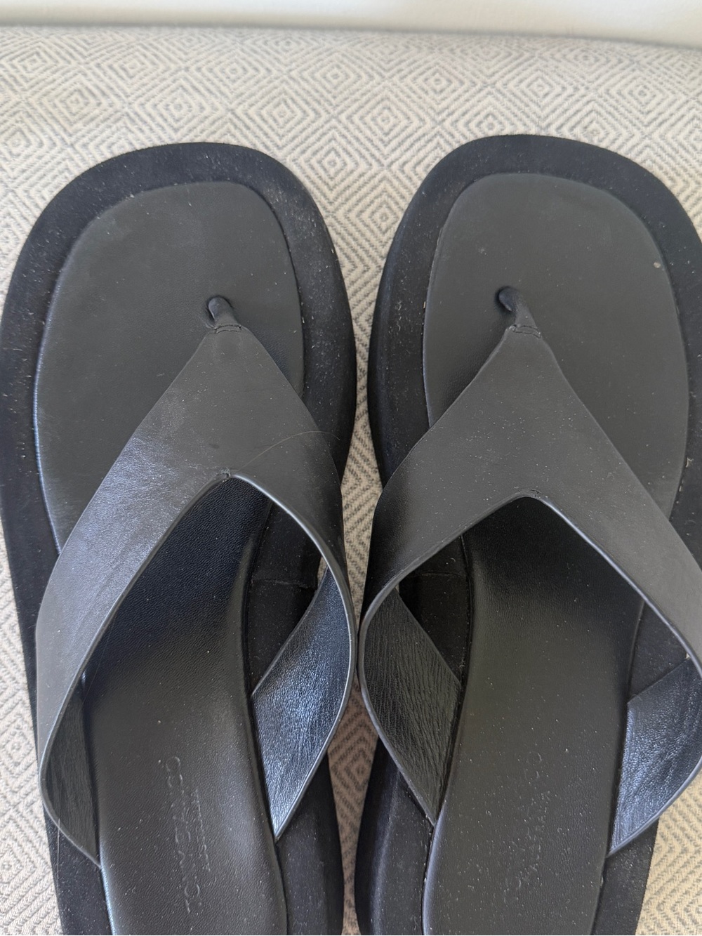 Tony Bianco Black Platform Flip Flop Sandals - Picture 4 of 7